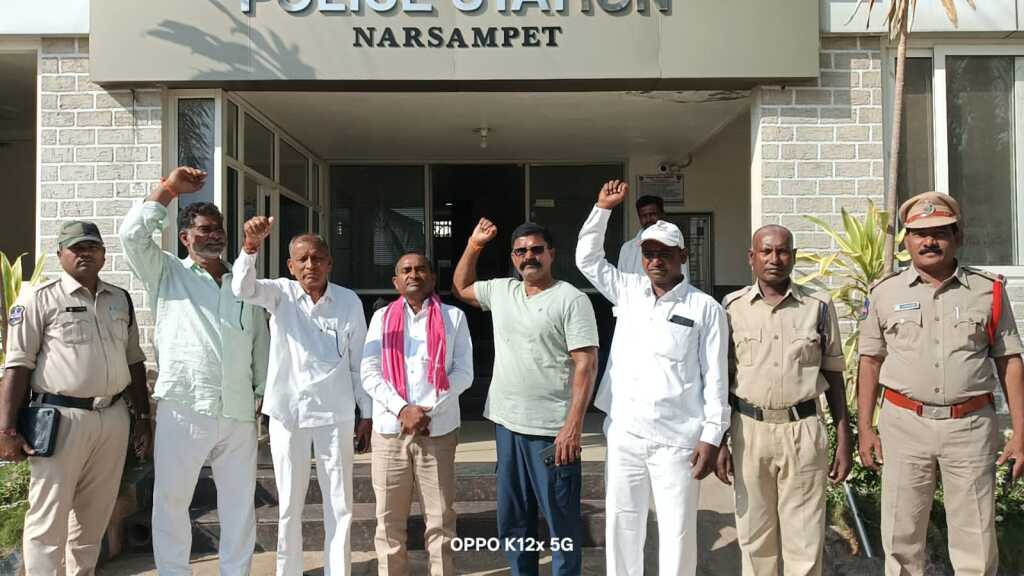 పెండింగ్ బిల్లులు చెల్లింపులపై నిరసన చేస్తున్న బీఆర్స్ నాయకుల అరెస్ట్