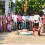 ​అంగన్‌వాడీ కేంద్రంలో చిన్నారులకు యూనిఫామ్‌ల పంపిణీ