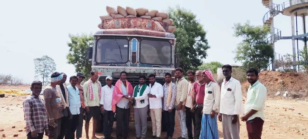పిఎసిఎస్ ధాన్యం కొనుగోలు కేంద్రం విజయవంతం