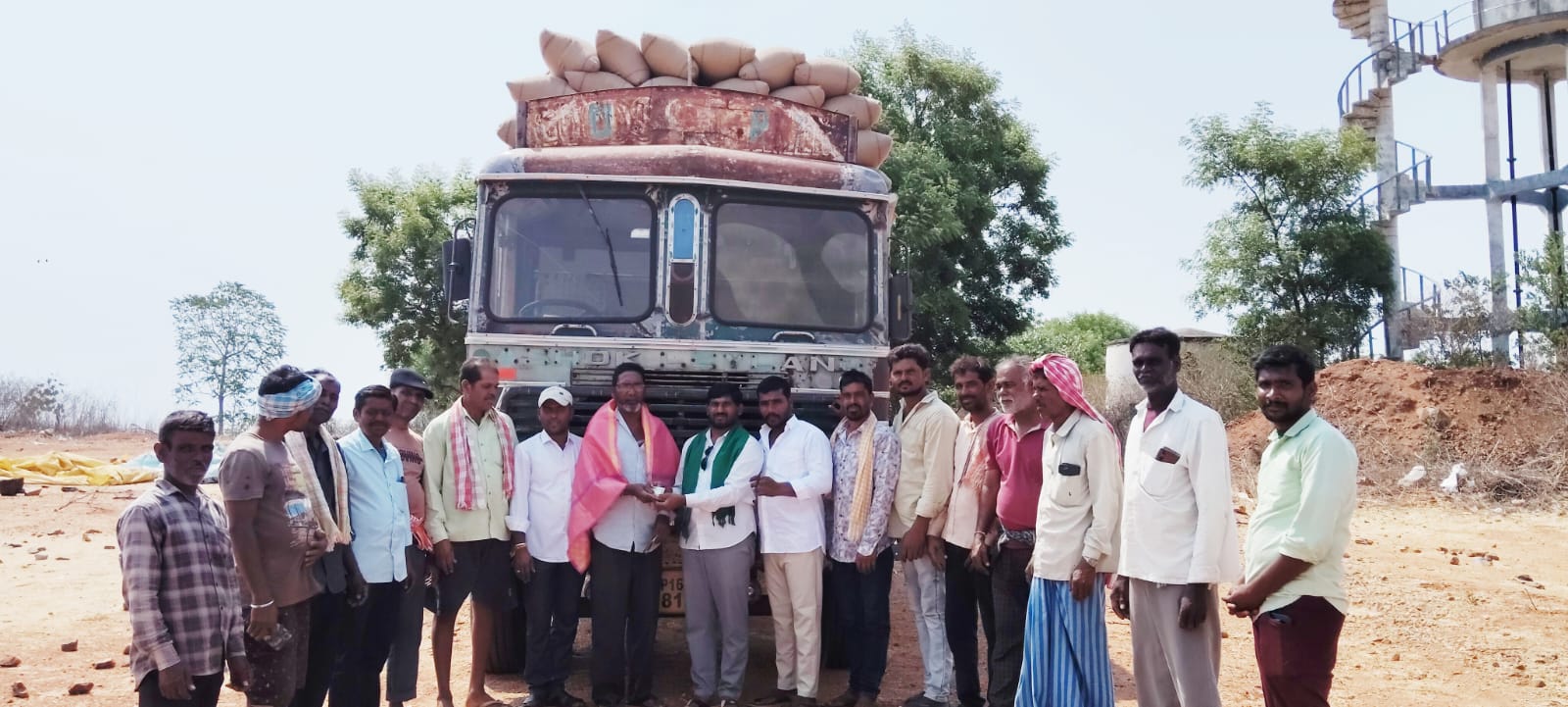 పిఎసిఎస్ ధాన్యం కొనుగోలు కేంద్రం విజయవంతం