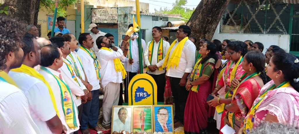 గుంజపడుగు హరిప్రసాద్ కరీంనగర్ బాధ్యులు తెలంగాణ రక్షణ సేన