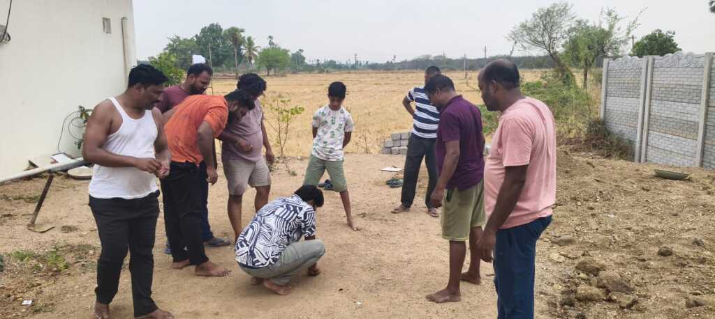 నేటి తరం పిల్లలతో ' ' 'గోళీల ఆట'ఆడిన మాజీ వైస్ ఎంపిపి ఎర్రబెల్లి రాజేశ్వర్ రావు