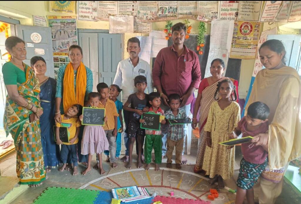 వనమాల కనపర్తిలో ఘనంగా సామూహిక అక్షరాభ్యాసం