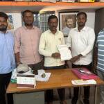 ఎంఈఓకు వినతిపత్రం అందజేసిన యూత్ కాంగ్రెస్ నాయకుడు షేక్ జానీ బాబా