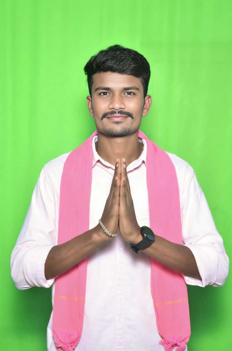 రాజకీయాల్లో యువత కీలక పాత్ర పోషించాలి
