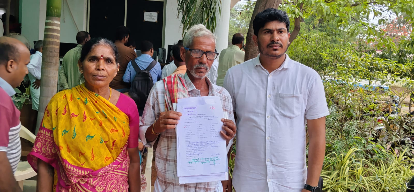 దౌలత్‌నగర్‌లో భూ కబ్జా ఆరోపణలు