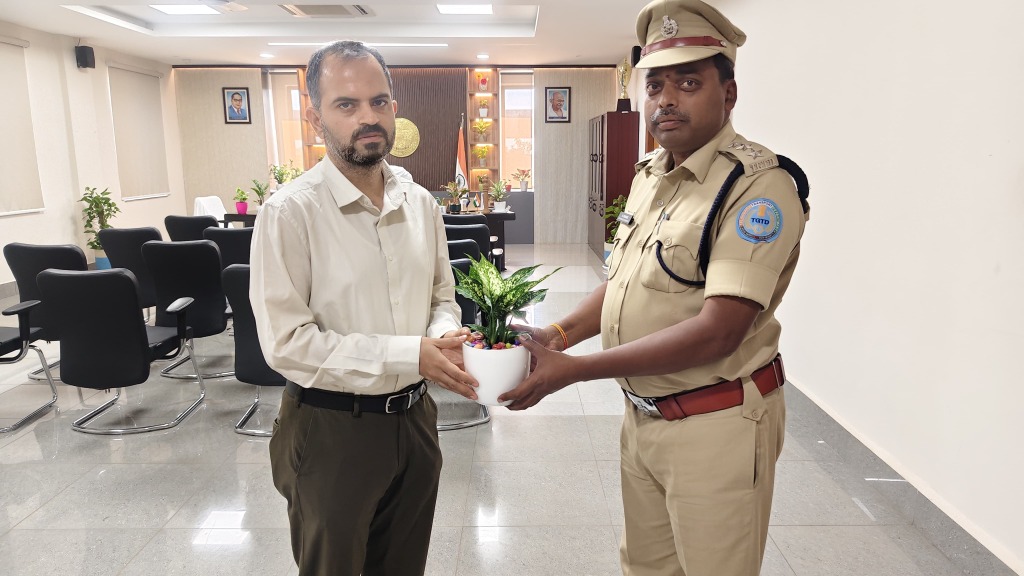 భూపాలపల్లి జిల్లా రవాణా శాఖ అధికారిగా బి.శ్రీనివాస్ బాధ్యతల స్వీకరణ