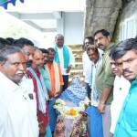 ఒగ్గు పూజారి మాతృమూర్తి మృతికి నివాళి