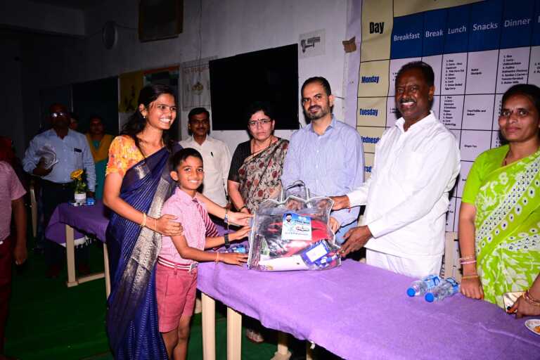 విద్యార్థులను ఇబ్బంది పెడితే ఉపేక్షించం:ఎమ్మెల్యే గండ్ర