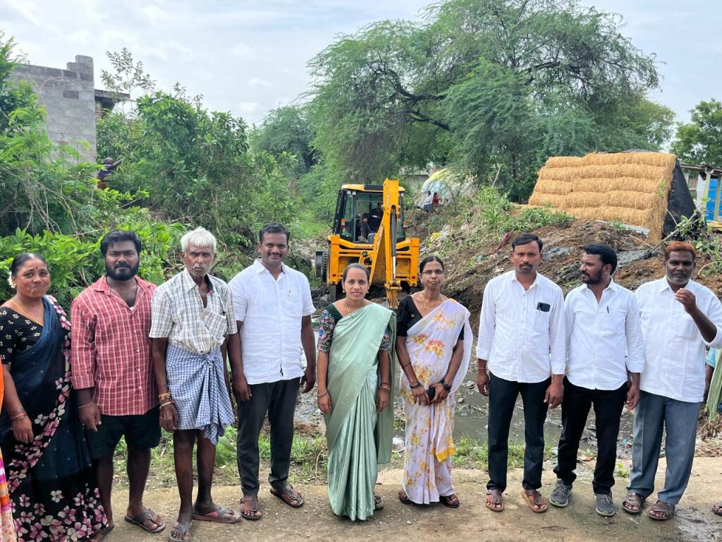 పారిశుద్ధ పనులు ప్రారంభించిన నల్లబెల్లి సర్పంచ్