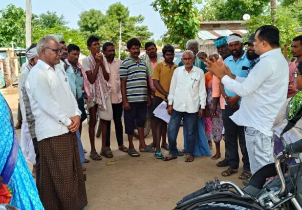 రైతులు ప్రత్యామ్నాయ పంటలపై ద్రుష్టి సారించాలి