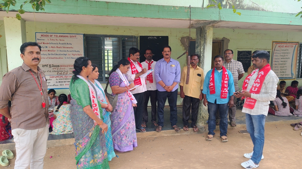 కాకర్లపల్లి ఉన్నత పాఠశాలలో మౌలిక వసతులు కల్పించాలి