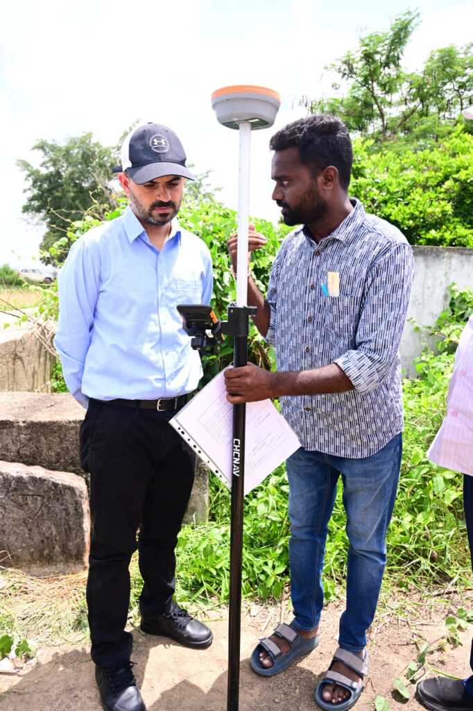 భూ రీ-సర్వేలో తప్పులకు తావుండొద్దు