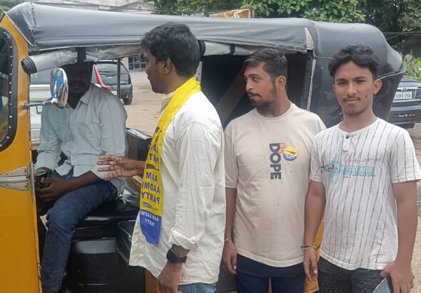 ఆటో కార్మికుల సమస్యలను ప్రభుత్వం పరిష్కరించాలి