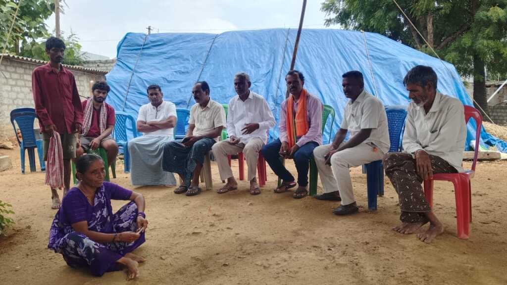 మృతుల కుటుంబాలను పరామర్శించిన భారతీయ జనతా పార్టీ నాయకులు