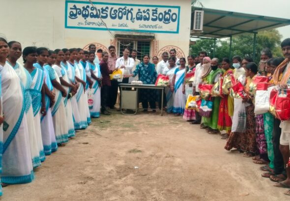 టీబీ రోగులకు పోషణ కిట్ల పంపిణీ