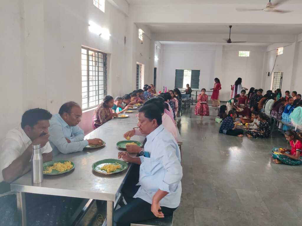ప్రభుత్వ హాస్టళ్లలో విద్యార్థుల సంక్షేమంపై రాజీ లేదు