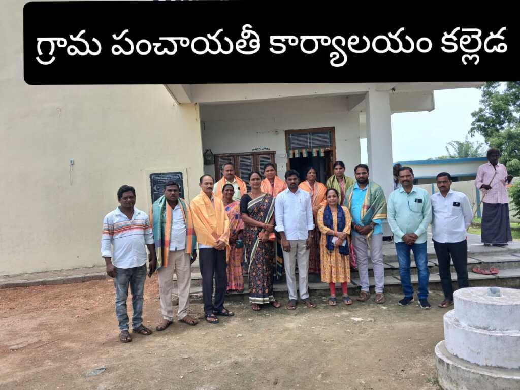 స్ ఐ ఆర్ ఓటర్ నమోదులో కల్లెడ 100%-అధికారులకు సన్మానం