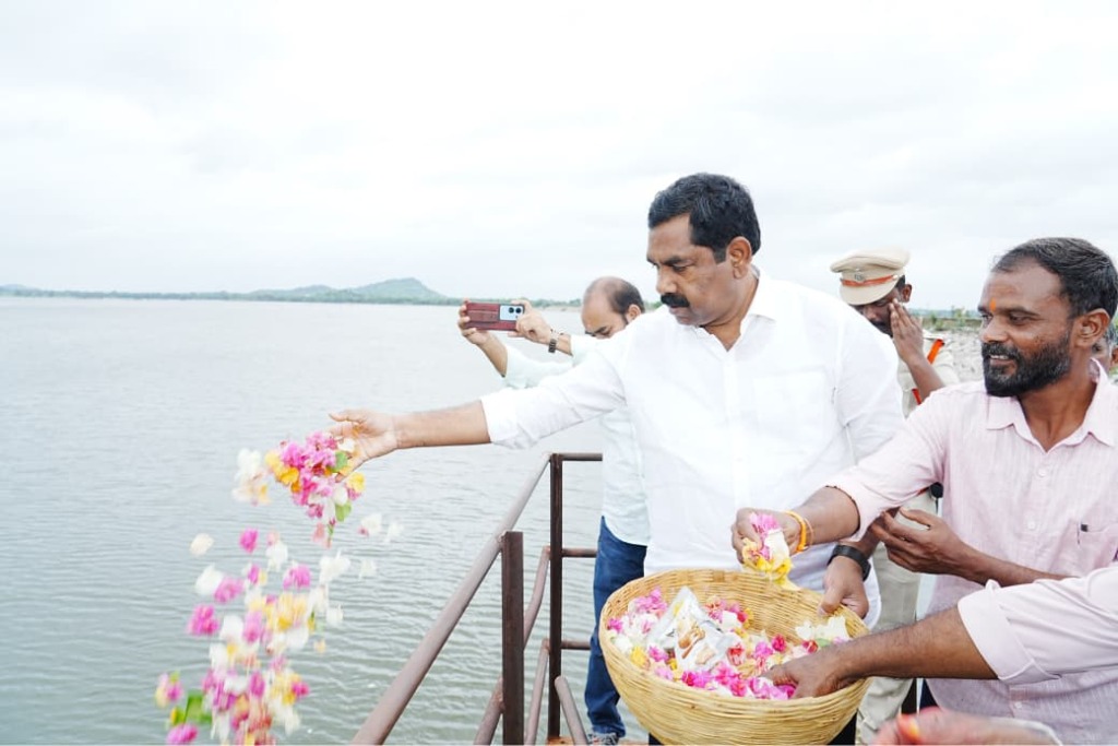 ఎమ్మెల్యే కే.ఆర్. నాగరాజు