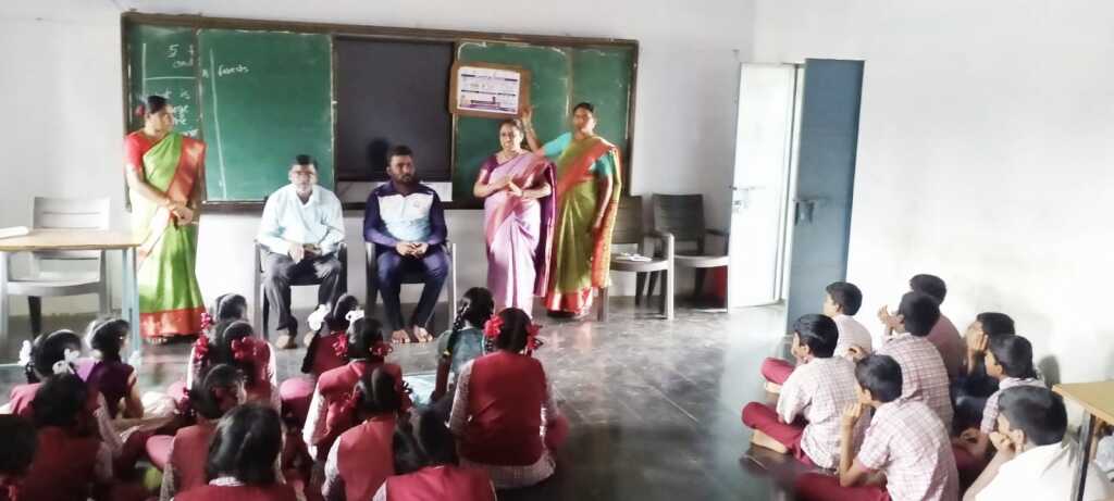 ఐసిడిఎస్ సూపర్వైజర్ సంధ్యారాణి.