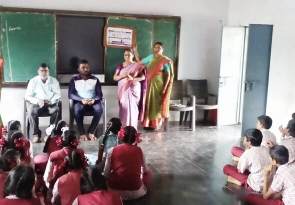 ఐసిడిఎస్ సూపర్వైజర్ సంధ్యారాణి.