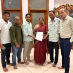 మంత్రి సీతక్కకు ఆదివాసి సంఘాల వినతి