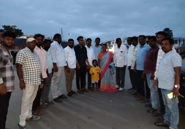 మానవత్వాన్ని చాటిన యువ నాయకులు