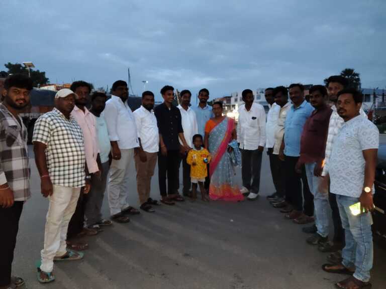 మానవత్వాన్ని చాటిన యువ నాయకులు
