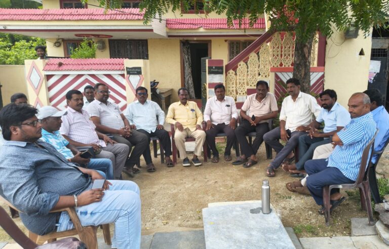 పాత్రికేయుల బృందం