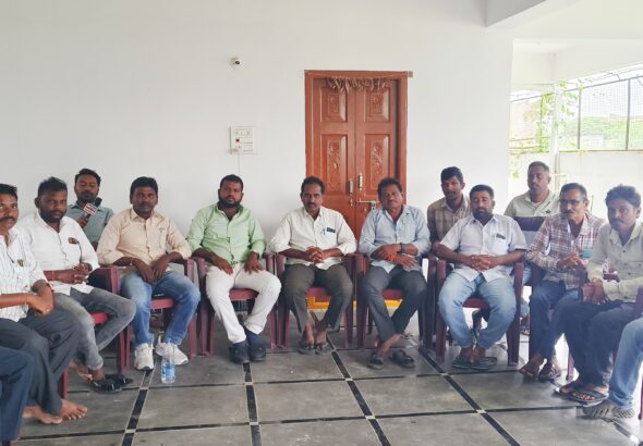 విలేకరులపై అనుచిత వ్యాఖ్యలు చేసిన మార్కెట్ కమిటీ చైర్మన్‌