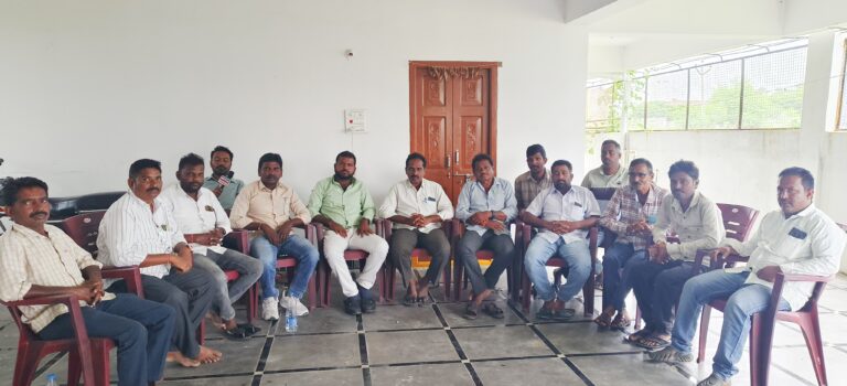 విలేకరులపై అనుచిత వ్యాఖ్యలు చేసిన మార్కెట్ కమిటీ చైర్మన్‌
