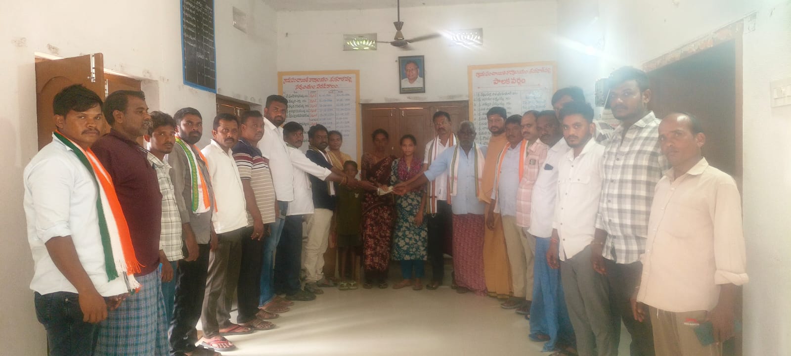 పేద విద్యార్థి కలకు కుంజ సూర్య అండ