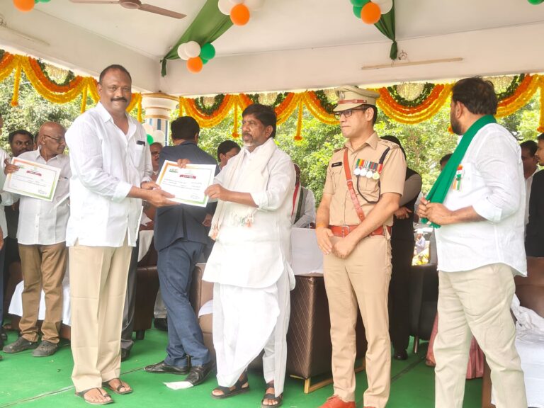 కాకర్లపల్లి కార్యదర్శి సజ్జా కు మంత్రి భట్టి చేతుల మీదుగా పురస్కారం