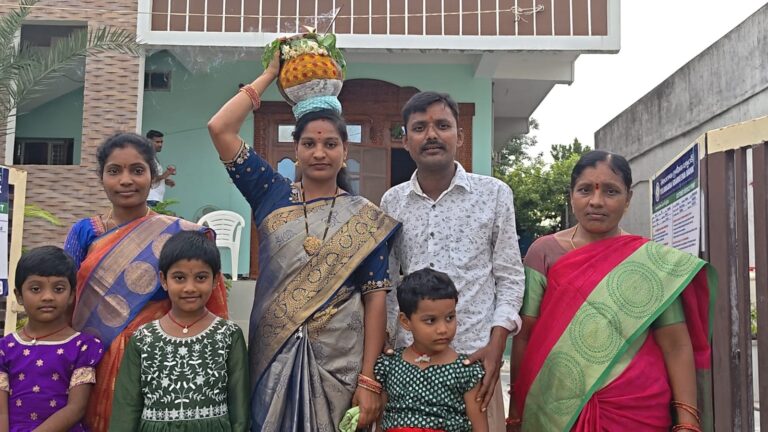 రాంపురం గ్రామంలో ఘనంగా ముత్యాలమ్మ బోనాలు