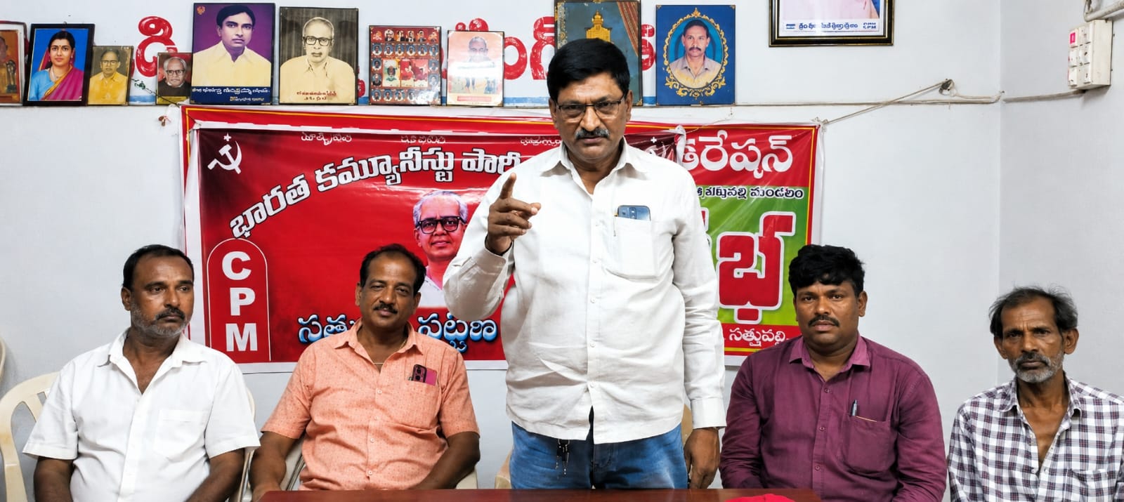 పాత పద్ధతిలోనే పంపిణీ చేయాలి: సిపిఎం డిమాండ్