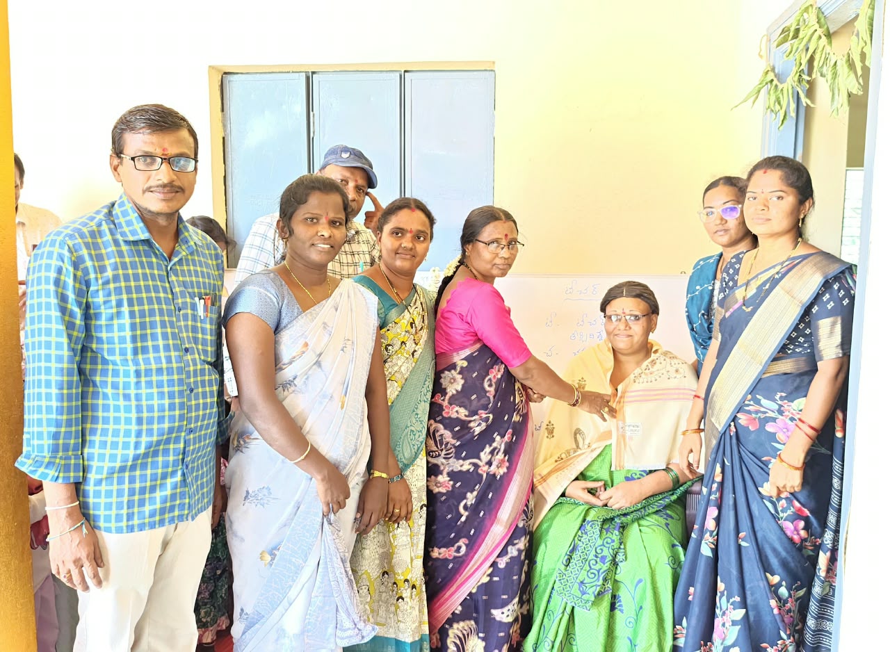 ఆదర్శ విద్యా నికేతన్ ఆవరణలో ఉపాధ్యాయ దినోత్సవ వేడుకలు