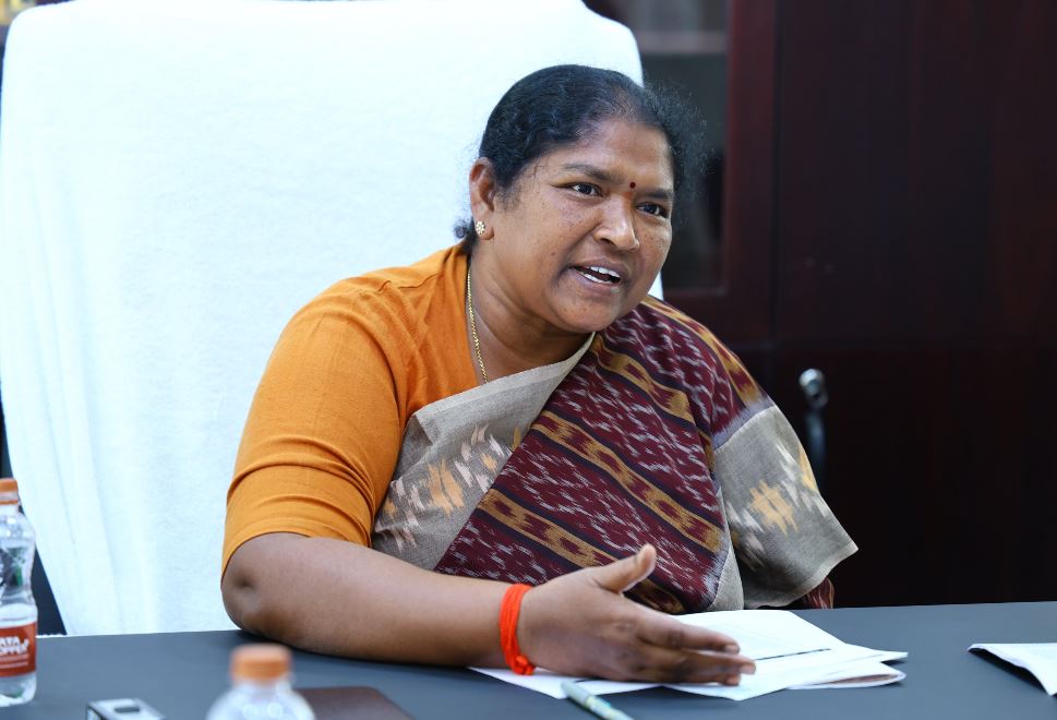 దనసరి అనసూయ సీతక్క.