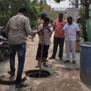 జలమండలి అధికారుల దృష్టికి తీసుకెళ్లిన బేరి రామచందర్ యాదవ్