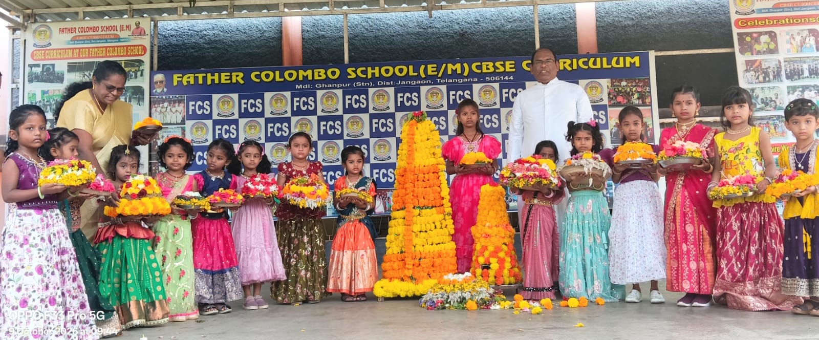 పూల పండుగ బతుకమ్మకు ఫాదర్ కొలంబో పాఠశాలలో ఘన స్వాగతం!