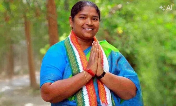 ప్రతి ఆడబిడ్డ జీవితంలో కొత్త వెలుగులు నిండాలి: మంత్రి సీతక్క