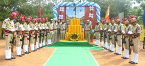 విధి నిర్వహణలో ప్రాణాలర్పించిన అమరవీరులకు ఘన‌ నివాళులు”