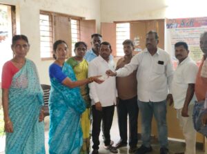 రమణక్కపేటలో నూతన స్మార్ట్ రేషన్ కార్డుల పంపిణీ