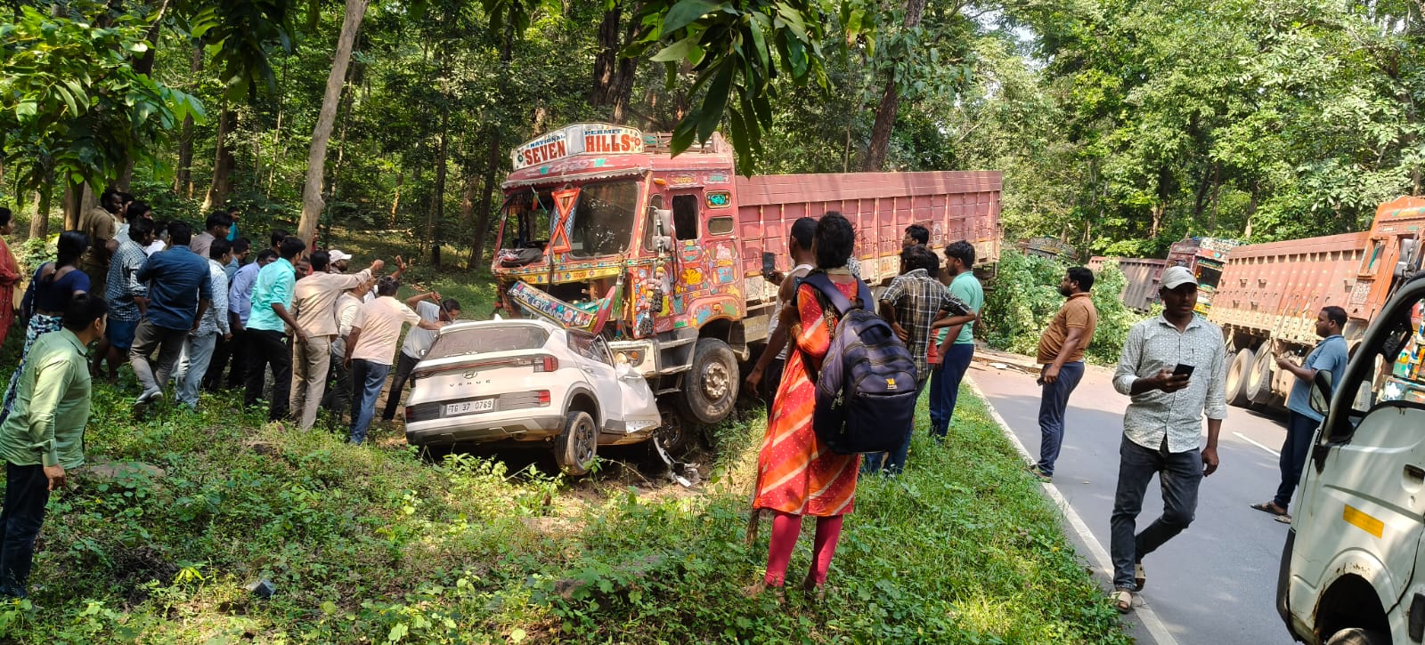 ఇసుక లారీ బీభత్సం.. సీఆర్‌పీఎఫ్ జవాన్ మృతి